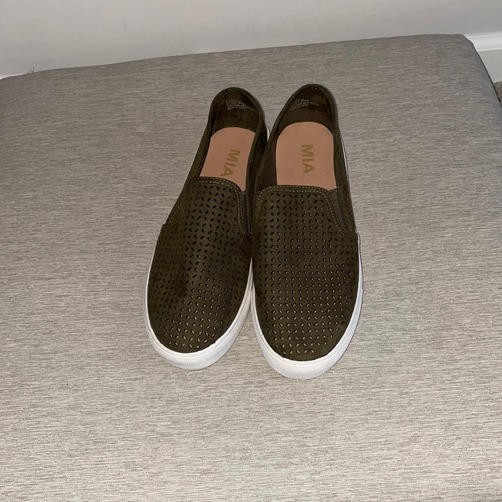 Army green Mia sneaker